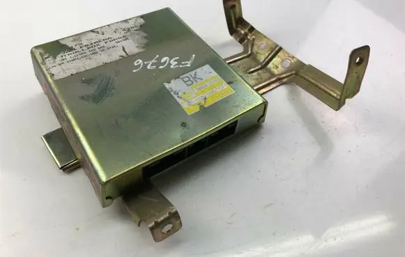 Nissan Primera Other control units/modules 2260481N01 F3676