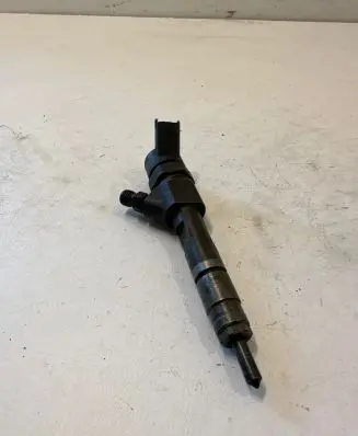 Nissan Primera Fuel injector 0445110110b