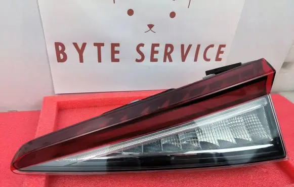 Skoda Enyaq iV Tailgate rear/tail lights 5LG945308C