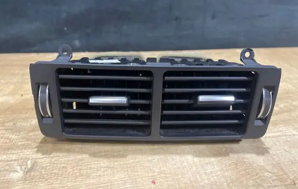 Jaguar XE Rear air vent grill BJ32014A22AD 19C570AA EJ32014A22AA
