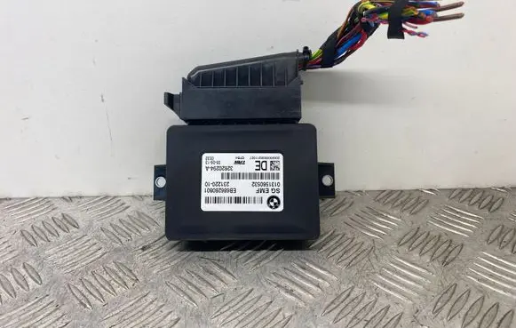 BMW 5 F10 F11 Hand brake control module 23122010 32620247A