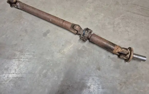 Mitsubishi L200 Rear driveshaft/prop shaft 