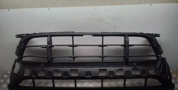 Porsche Macan (95B) Front bumper lower grill 95B807683