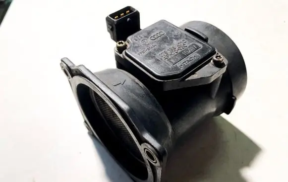 Audi A4 S4 B6 8E 8H Mass air flow meter 078133471E AFH7008D