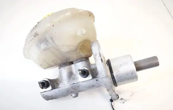 Volkswagen PASSAT B5 Master brake cylinder 8d0611301