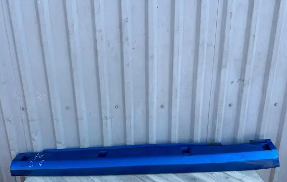 Sill/side skirt trim