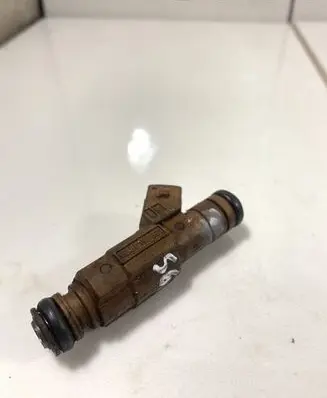 Volvo S60 Fuel injector 280155831