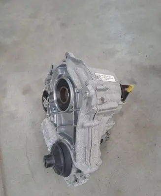 BMW 5 G30 G31 G38 Gearbox transfer box case 9470187 13774410 18B2960A0198