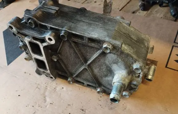 Mitsubishi ASX Oil filter mounting bracket