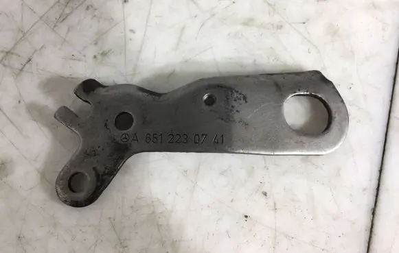 Mercedes-Benz E W212 other engine part A6512230741