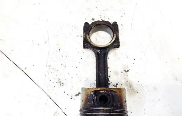 Volvo S40, V40 Piston with connecting rod