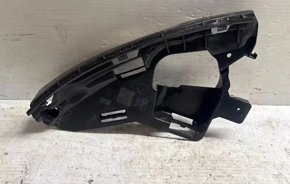 Volvo XC60 Headlight/headlamp mounting bracket 31383885