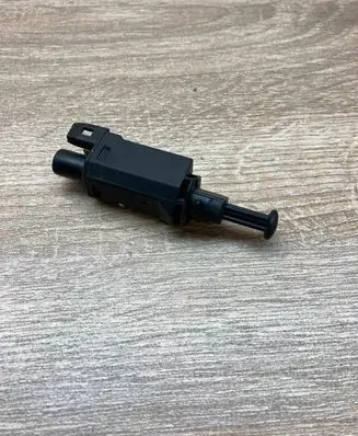 Volkswagen Golf III Brake pedal sensor switch 191945515
