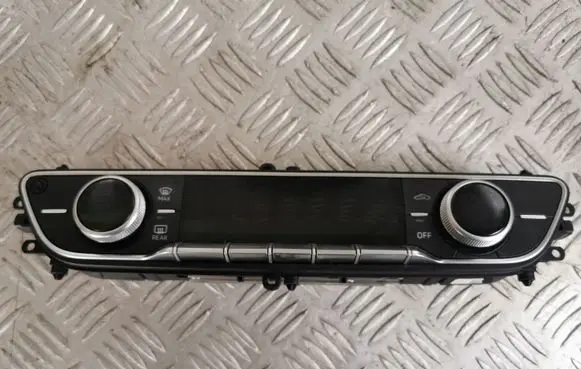 Audi A4 S4 B9 Climate control unit 8W0820043F