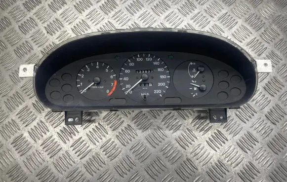 Mazda 323 F Speedometer (instrument cluster) BE6L PLK02