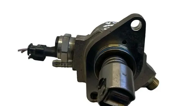 Volkswagen PASSAT B8 Fuel injection high pressure pump 04E127026BC HFS03441N
