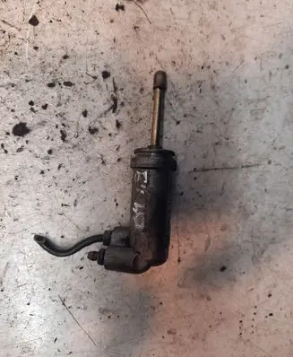 Audi 80 90 S2 B4 Clutch master cylinder 4A0721261