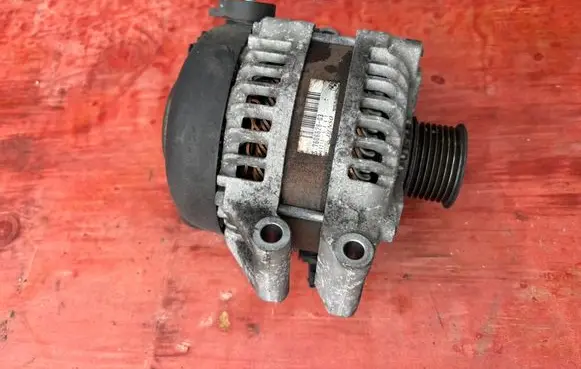 BMW 5 F10 F11 Generator/alternator 7606628