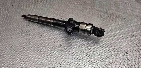 Nissan X-Trail T30 Fuel injector AW402AW4 11F12232