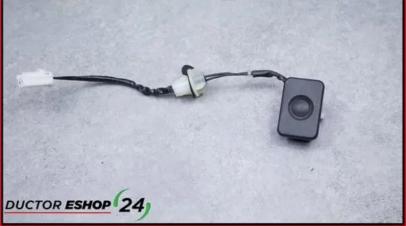 Mazda 3 II Tailgate opening switch GS2A676S0