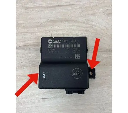 Audi A5 8T 8F Gateway control module 8T0907468AD 8T0907468K 403213