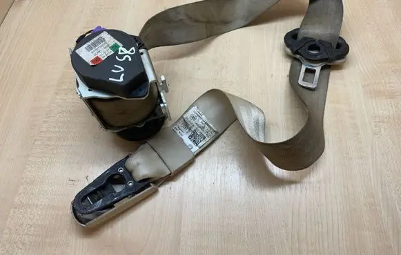 Skoda Superb B6 (3T) Front seatbelt 3T2857702 615479200 008R000