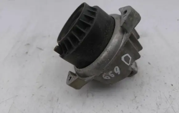 BMW 5 F10 F11 Engine mount bracket 6777371