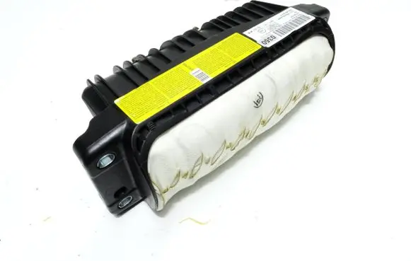 Volkswagen Jetta VI Passenger airbag 5C6880204B 34125763F YYVE0053AKK