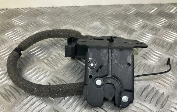 Audi TT TTS Mk2 Tailgate/trunk/boot lock/catch/latch 8P4827505C