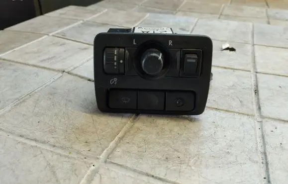 Subaru Outback Wing mirror switch 159940