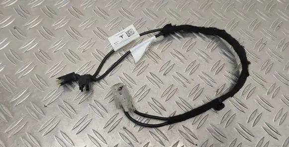 Tesla Model X USB socket connector 104753600C