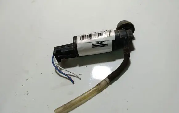 Toyota Avensis T250 Windscreen/windshield washer pump