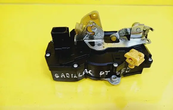 Cadillac CTS Rear door lock R10373667