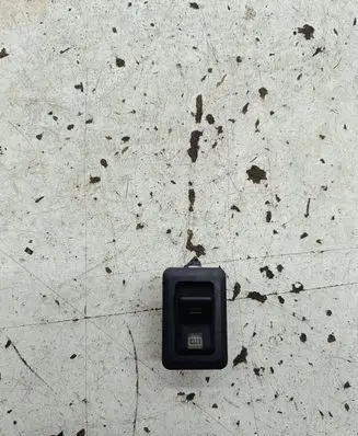 Mitsubishi Pajero Mirror heating switch 39030