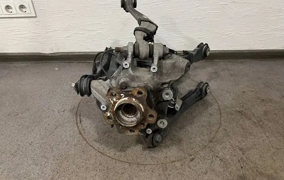 BMW 5 G30 G31 G38 Rear wheel hub spindle/knuckle 6861138 6861319 6861120