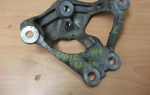 Honda Civic Radiator mount bracket