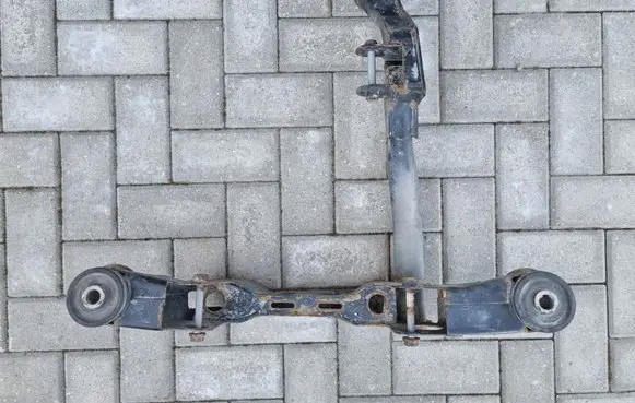 Volkswagen Transporter - Caravelle T5 Rear differential/diff mount bracket 7E0500043H