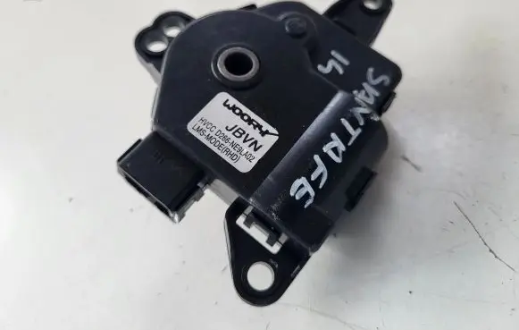 Hyundai Santa Fe A/C air flow flap actuator/motor D266NE9LA02
