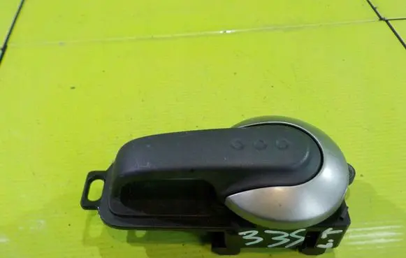 Nissan Note (E11) Front door interior handle 33S 5010800006