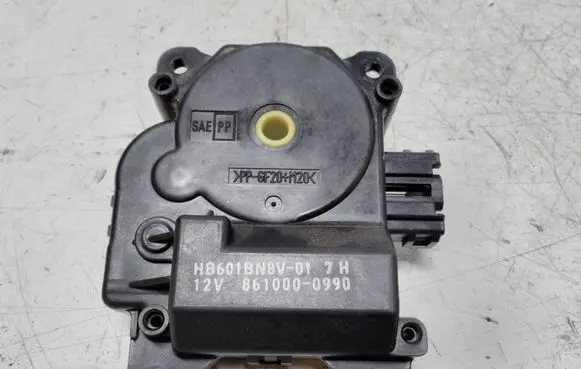 Mazda 3 I Air flap motor/actuator 8610000990