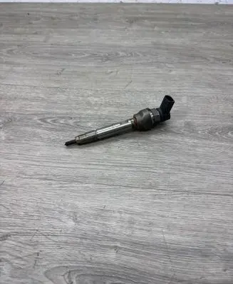 BMW 3 F30 F35 F31 Fuel injector 0445110743 8514148