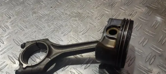 BMW 5 E39 Piston with connecting rod