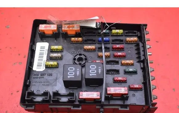 Volkswagen PASSAT CC Fuse box set 3C0937125