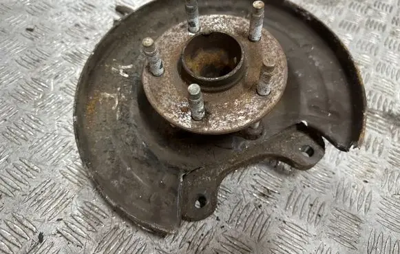 Opel Astra J Rear wheel hub