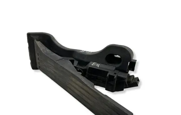 Volkswagen PASSAT B6 Accelerator throttle pedal 1K1721503L 6PV00860000