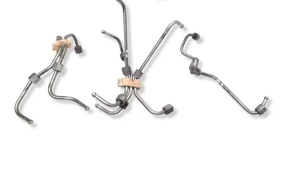 Volvo XC90 Fuel injector supply line/pipe 