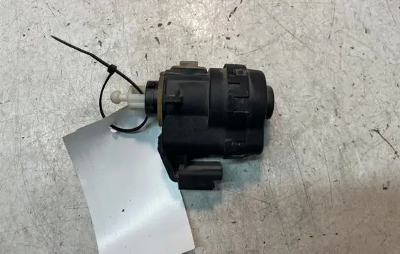 Headlight level adjustment motor