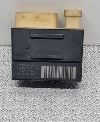 Peugeot 308 Glow plug pre-heat relay 018010953 9662570880 08041006701