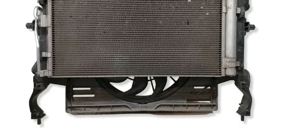 Hyundai Kona I Coolant radiator 25310J9000