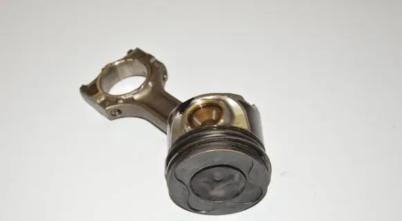 BMW X5 E53 Piston with connecting rod